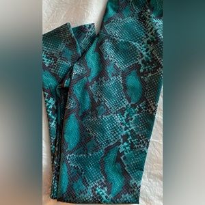 Onzie size small green snakeskin leggings.